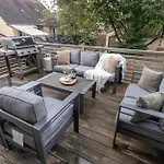 Comfy Family Home, Walkable Neighborhood + Patio!