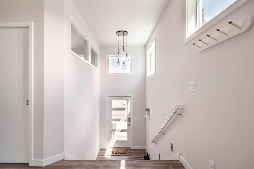 Comfy Family Home, Walkable Neighborhood + Patio! Holiday home Portland