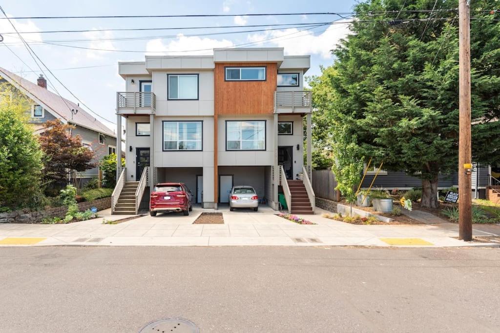 Comfy Family Home, Walkable Neighborhood + Patio!