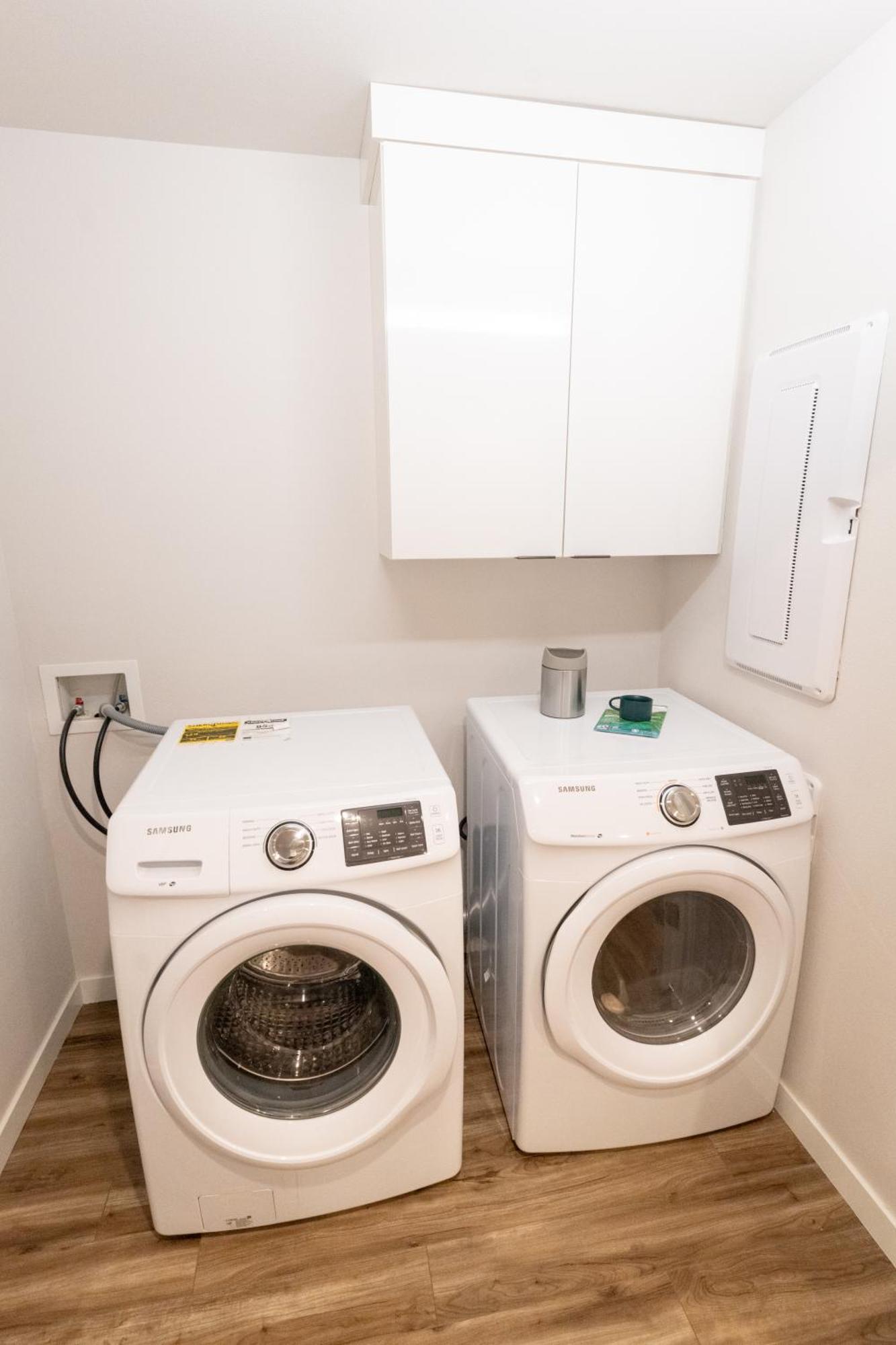 Comfy Family Home, Walkable Neighborhood + Patio! Portland