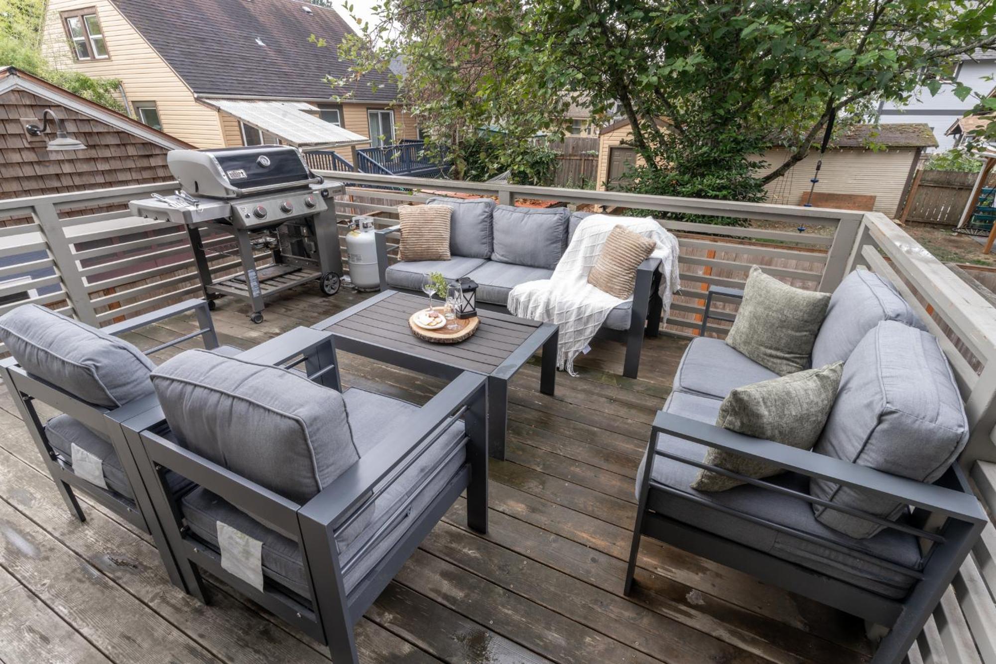 Comfy Family Home, Walkable Neighborhood + Patio! * Portland