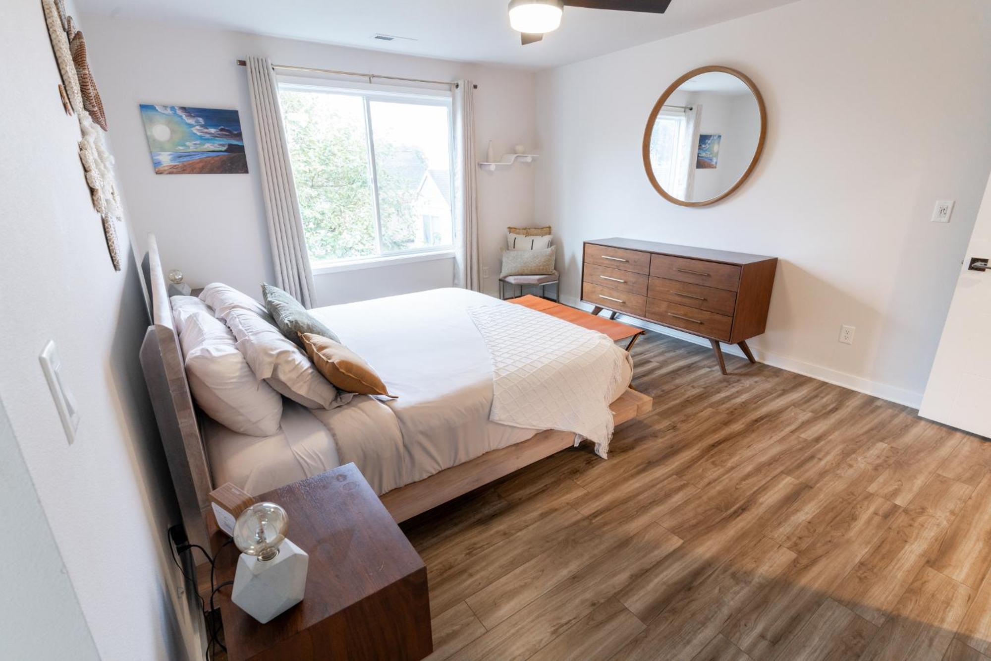 Comfy Family Home, Walkable Neighborhood + Patio!